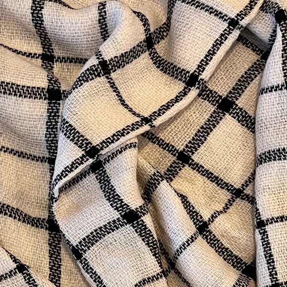 Extra large Scarf/Wrap - Picture 2 of 3